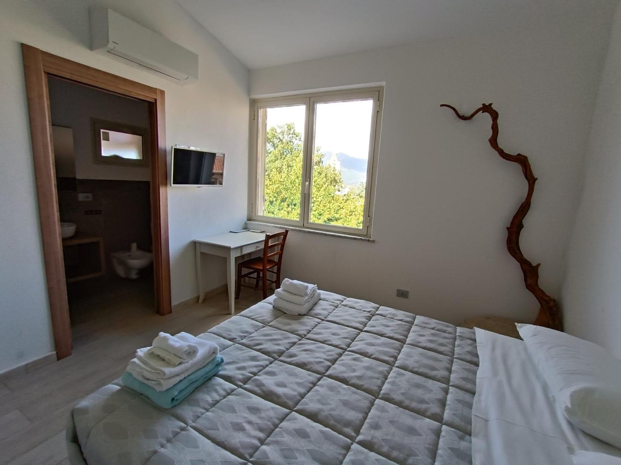 Bed And Breakfast Murales Orgosolo Rum bild